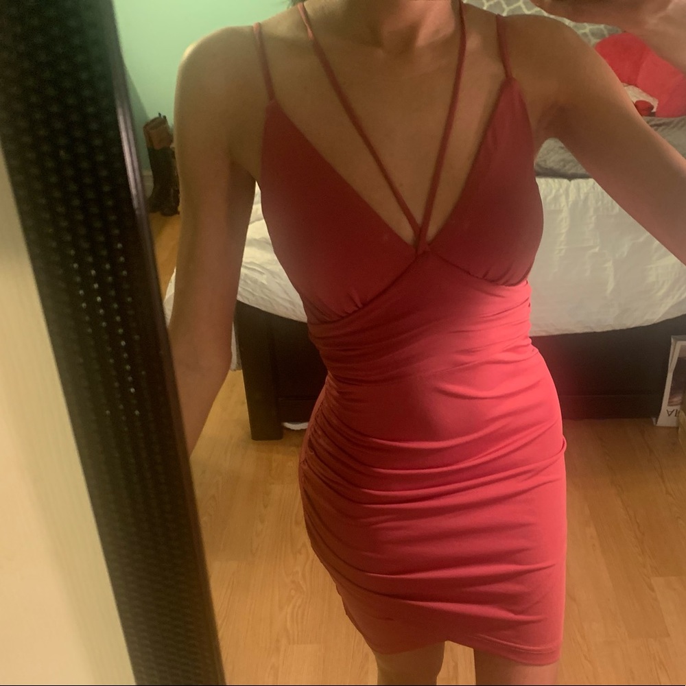 Windsor Criss cross neck bodycon dress